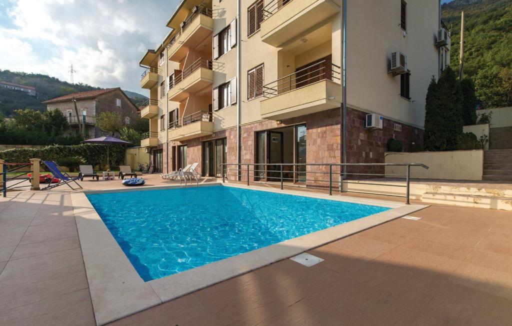 Port Adria Apartments Каменарі Екстер'єр фото